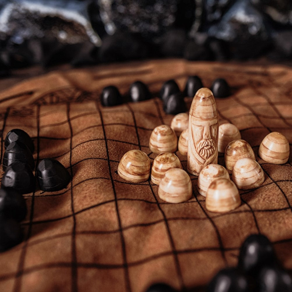 Hnefatafl Travel Set Leather Board Pieces hnefatafl-travel-set-leather-board-pieces